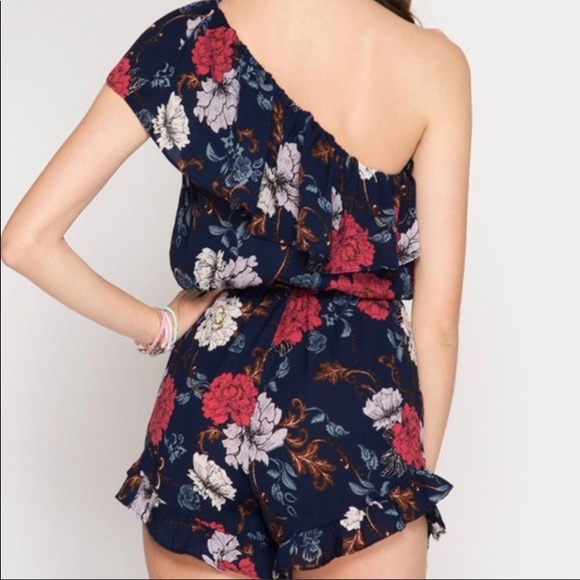 ✨One shoulder ruffle romper 💎Host Pick💎 - Picture 2 of 6